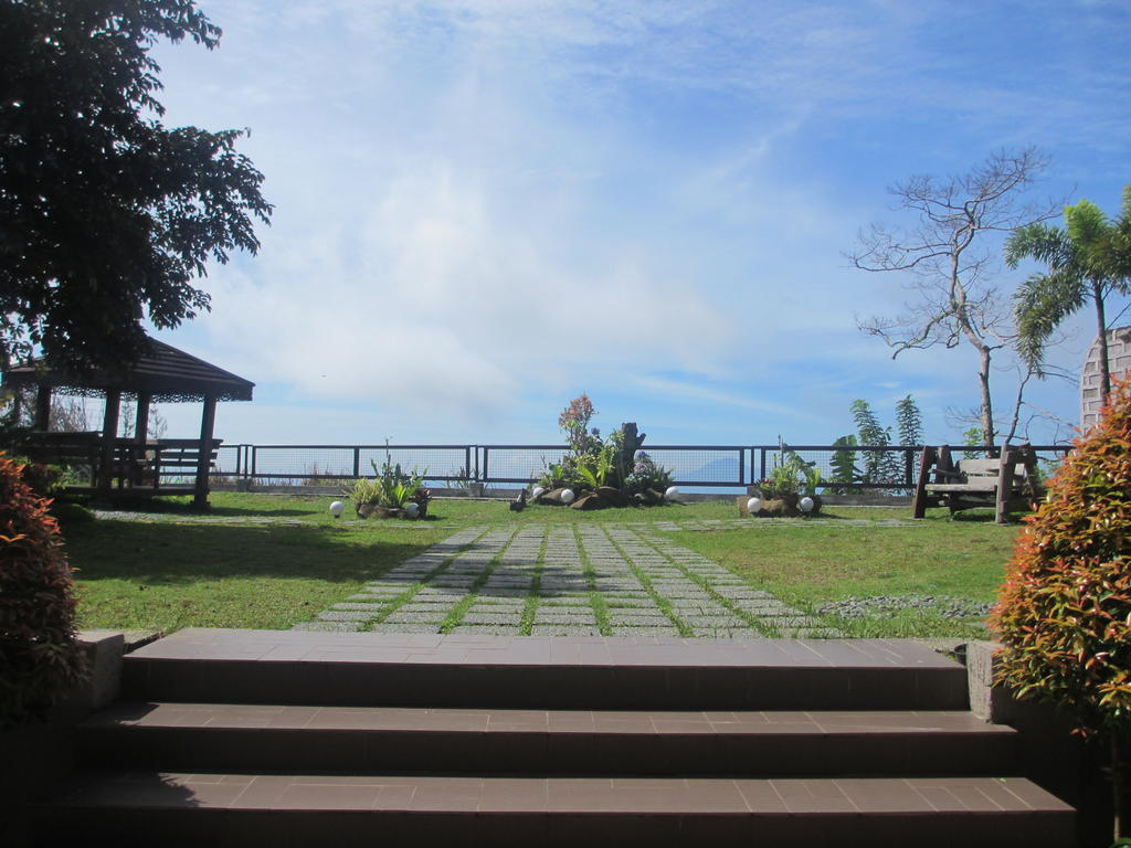 The Theodore Hotel Tagaytay City Kültér fotó
